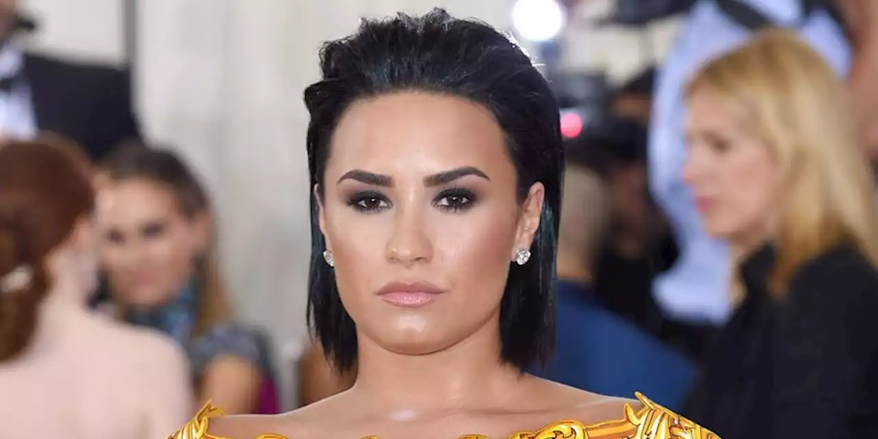 Demi Lovato Switched Out Their Signature Pixie Mullet for a Shaggy Long Lob