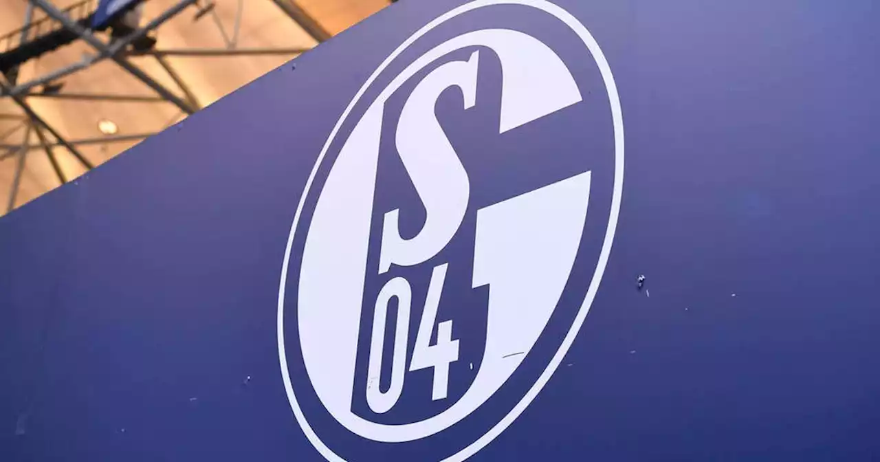 FC Schalke 04: Überraschender Todesfall von Fan im Trainingslager - Verein reagiert