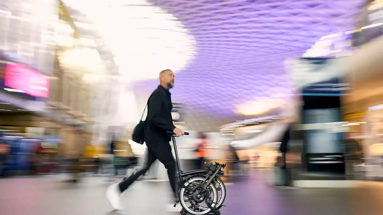 Kultmarke Brompton baut super-leichtes Faltrad mit E-Antrieb