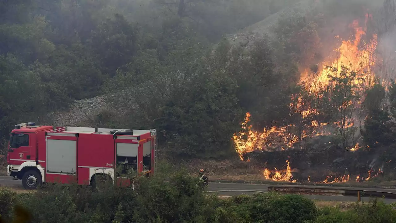 Waldbrand bei Sibenik – Bewohner mit Booten evakuiert