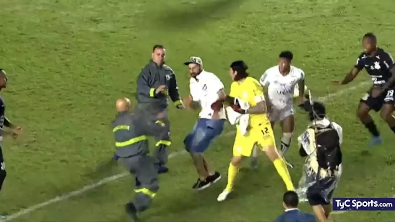 Santos quedó eliminado de la Copa do Brasil ante Coritnhians y un hincha intentó agredir a Cássio - TyC Sports