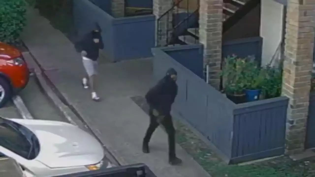 Thieves wanted in armed robbery left in getaway car that had fake plates, HPD says