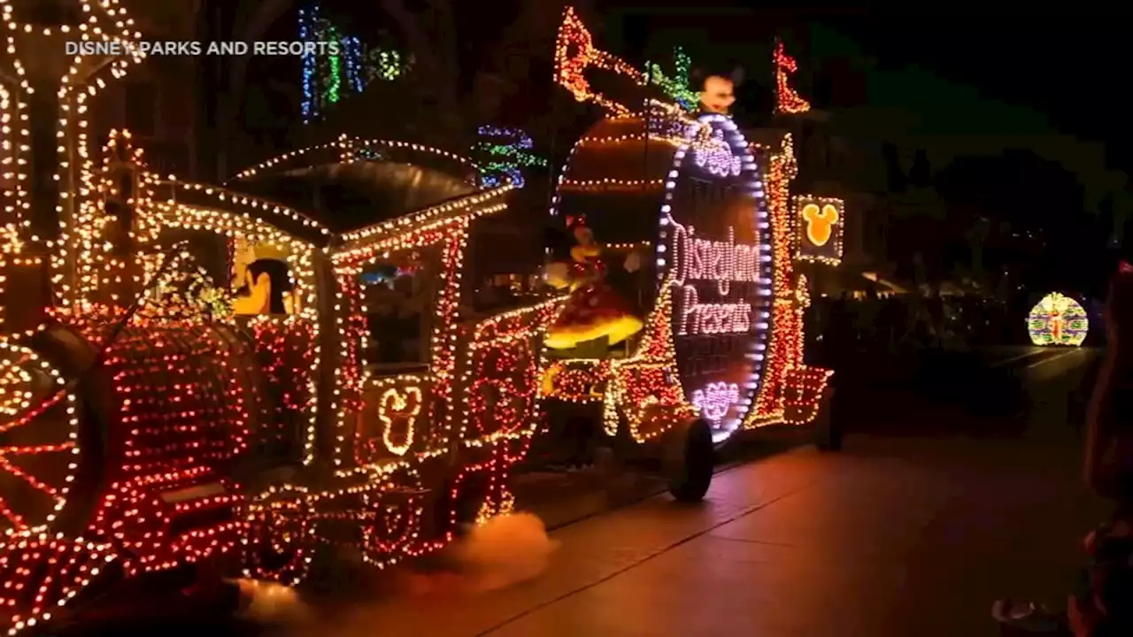 Main Street Electrical Parade, Disneyland Forever fireworks show to end in September