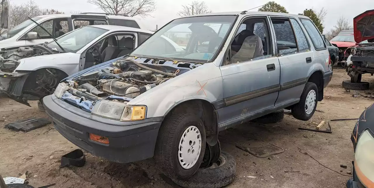 1988 Honda Civic Wagovan Is Junkyard Treasure