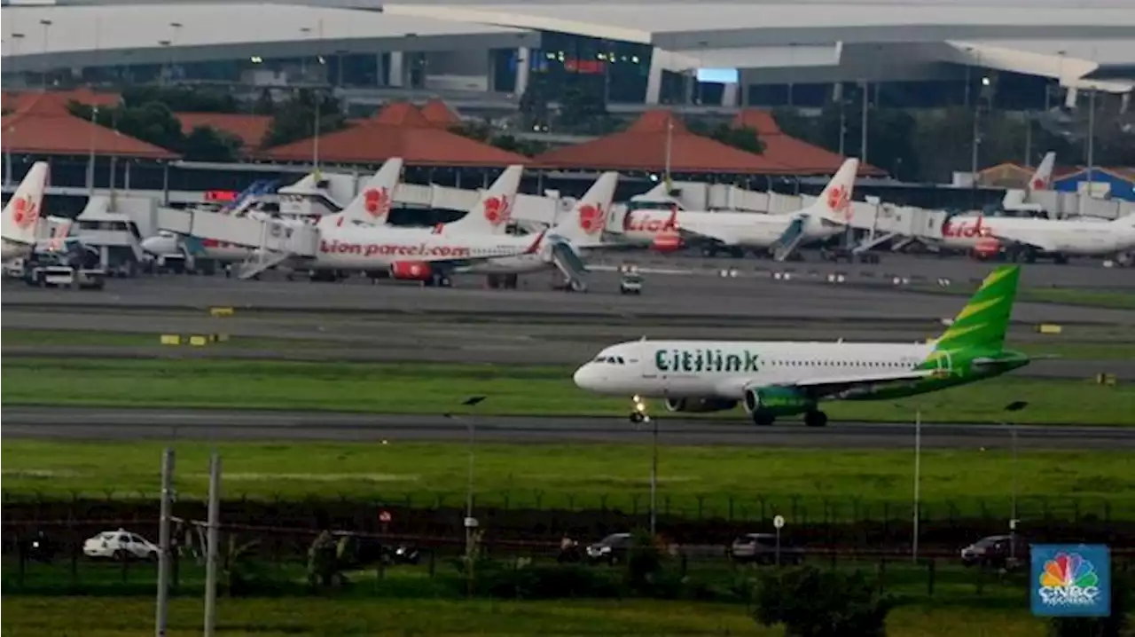 Dobel 'Kiamat', Harga Tiket 'Meledak' Plus Airport Tax Naik