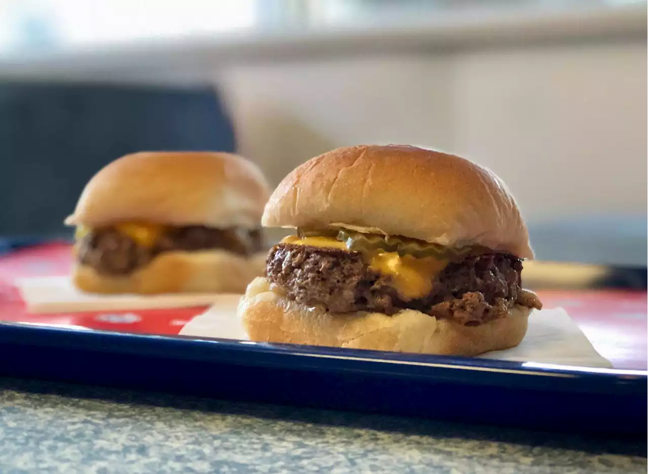 This Is America’s #1 Most Craveable Fast-Food Burger, Customers Say — Eat This Not That