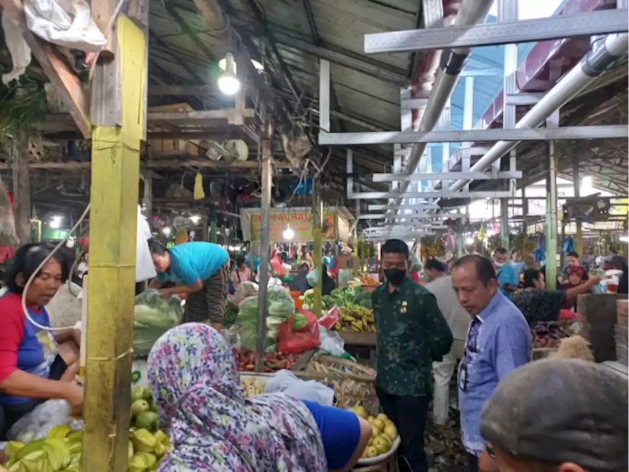 Atasi Kondisi Pasar Becek dan Gelap, PUD Pasar Pasang Talang di Pasar Kemiri