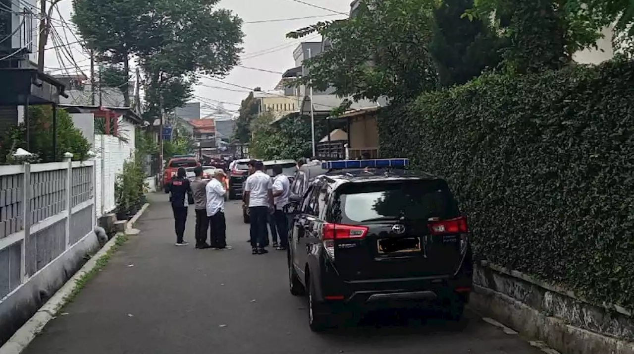 3 Pria Berambut Cepak di Dekat Rumah Irjen Ferdy Sambo Merampas Ponsel Wartawan, Kompolnas Bereaksi