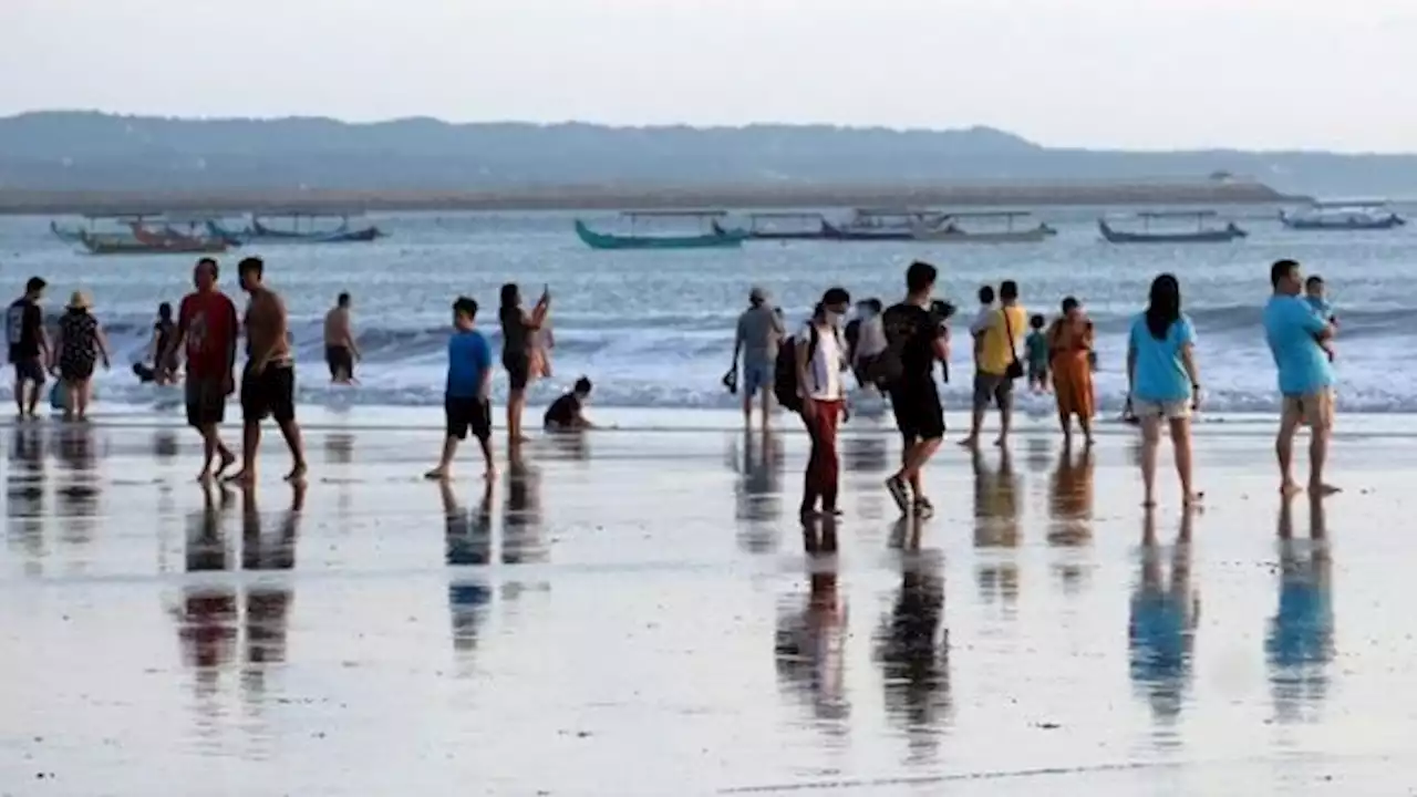 Luhut Sebut Penerbangan Ramai ke Bali Pertanda Pariwisata Mulai Pulih