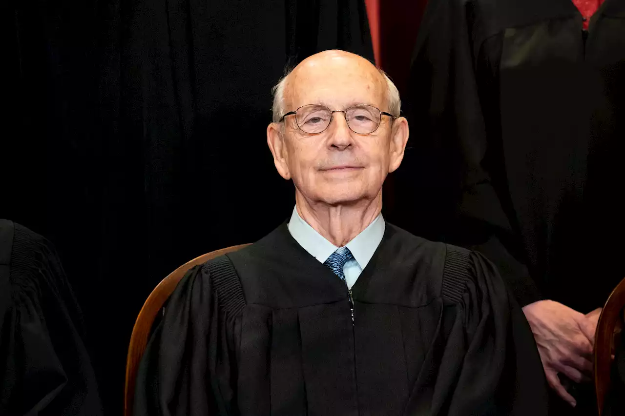 Retired Supreme Court Justice Stephen Breyer Back at Harvard Law School to Teach