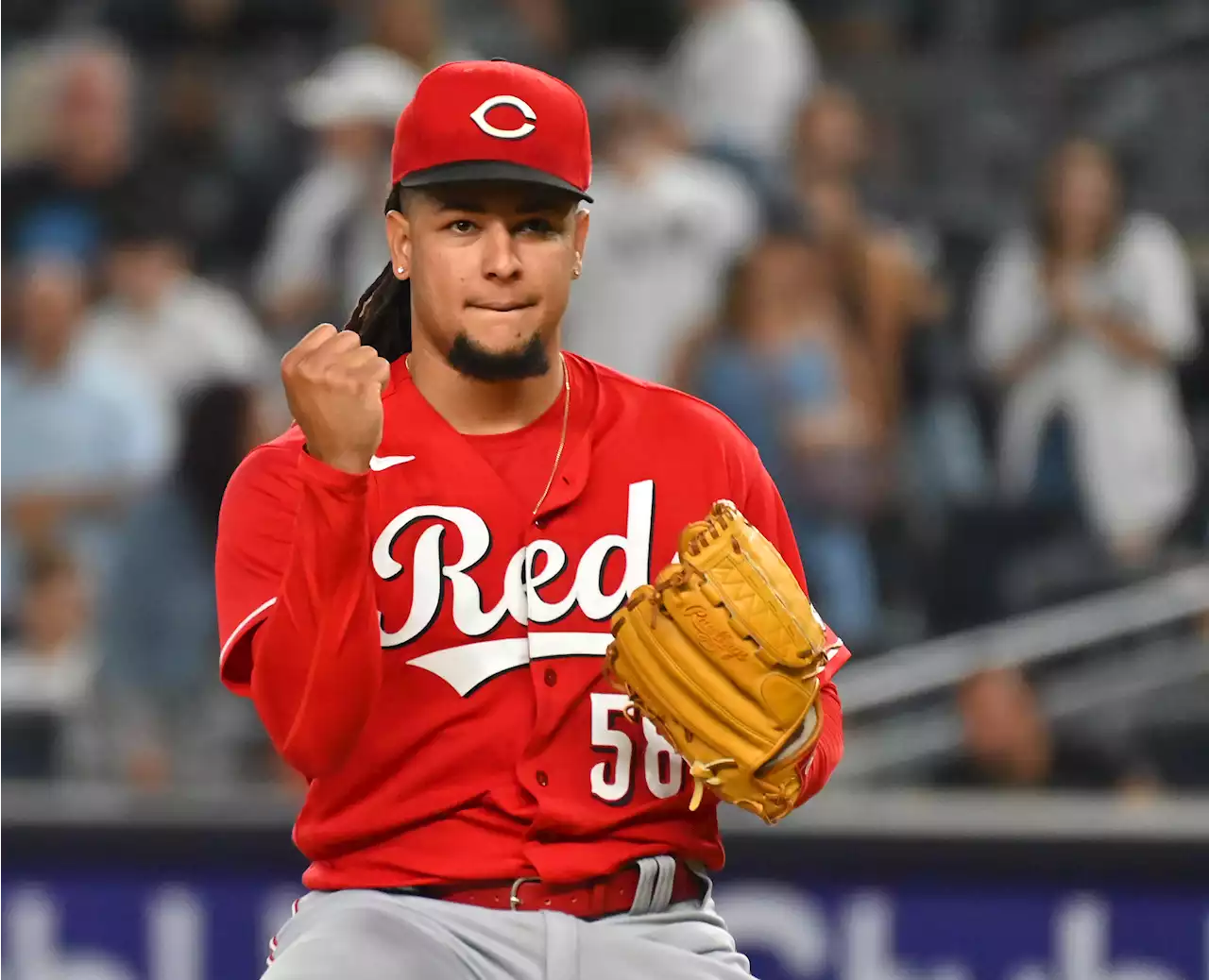 Reds’ Luis Castillo aces audition for Yankees before trade deadline