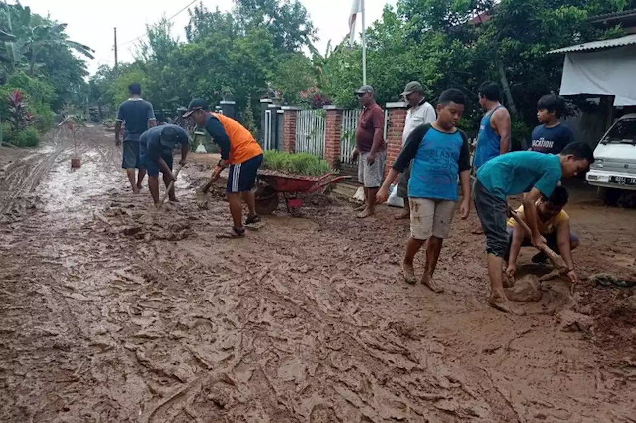 Banjir di Pati, Ganjar Pranowo: Pengungsi Sudah Tertangani, Tinggal Selesaikan Perbaikan Tanggul - Pikiran-Rakyat.com