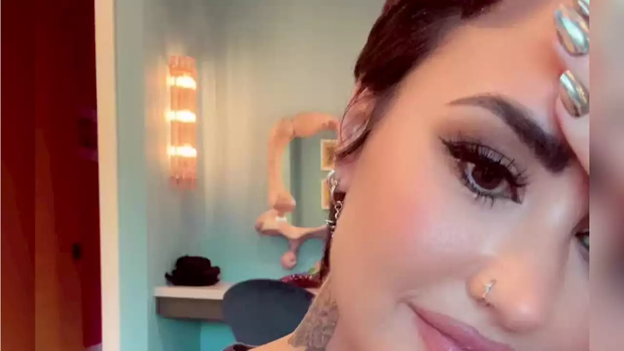 Demi Lovato Reveals Facial Injury That Needs Stitches Ahead of Kimmel Appearance