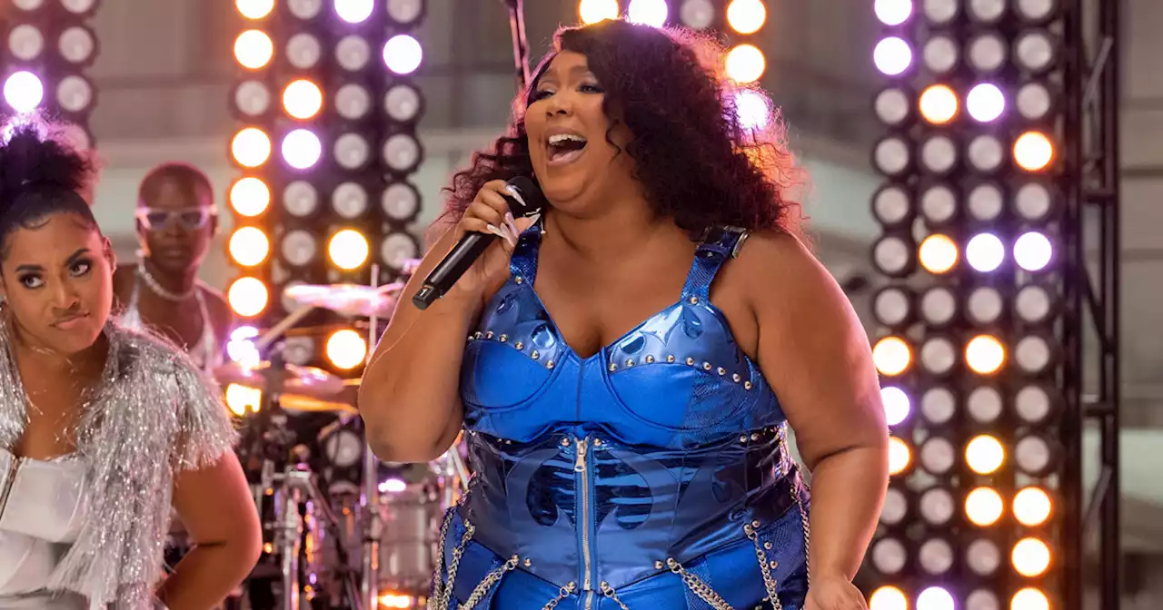 Watch Lizzo turn up the music on the TODAY plaza