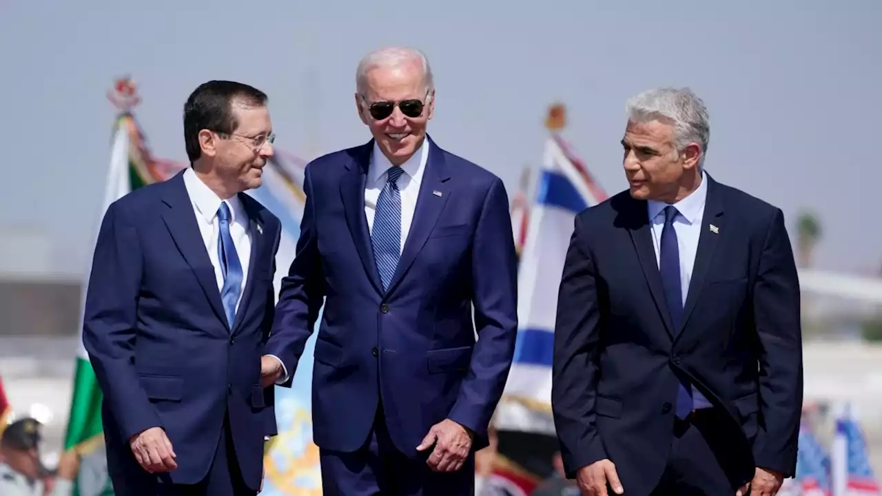 Pembunuhan 2 Wartawan Bayangi Perjalanan Biden ke Timur Tengah