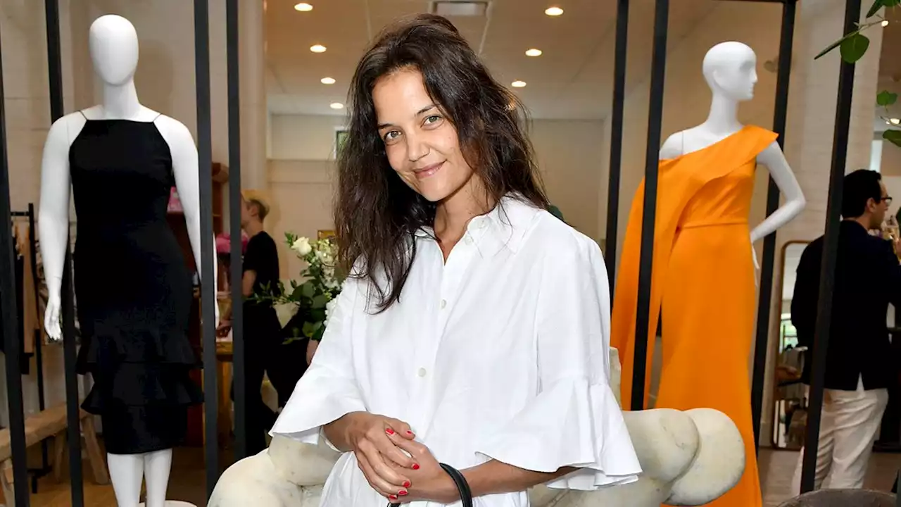 Katie Holmes Finds a New Pair of Statement Flip-Flop Heels