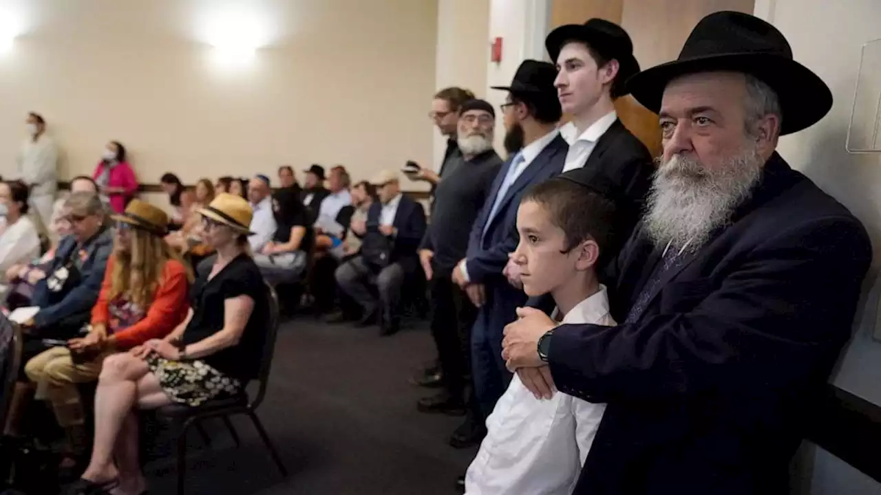 Jewish community in Highland Park grieves, takes action after mass shooting