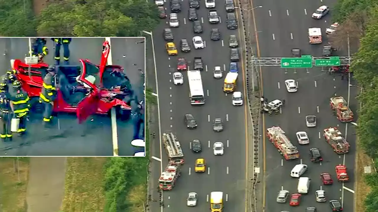 Multi-vehicle crash shuts down Grand Central Parkway in Queens