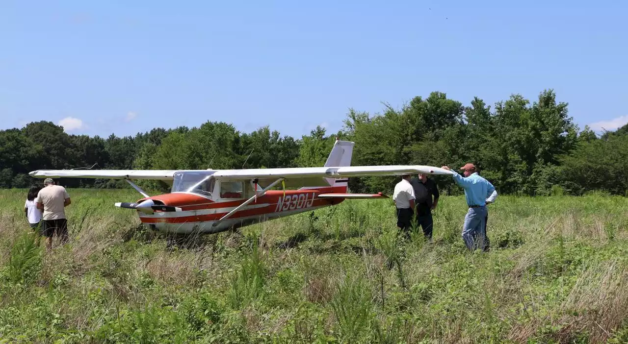 Hoover woman piloting Cessna makes emergency landing in Tuscaloosa County field