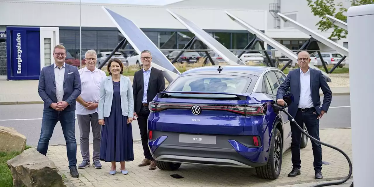 VW Reveals Charging Hub That Reuses EV Batteries