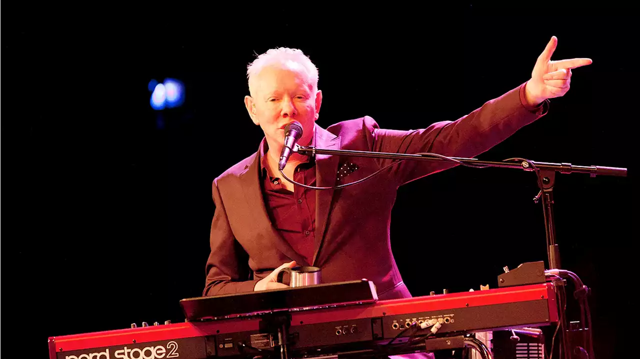 Joe Jackson rockt das Theater am Potsdamer Platz