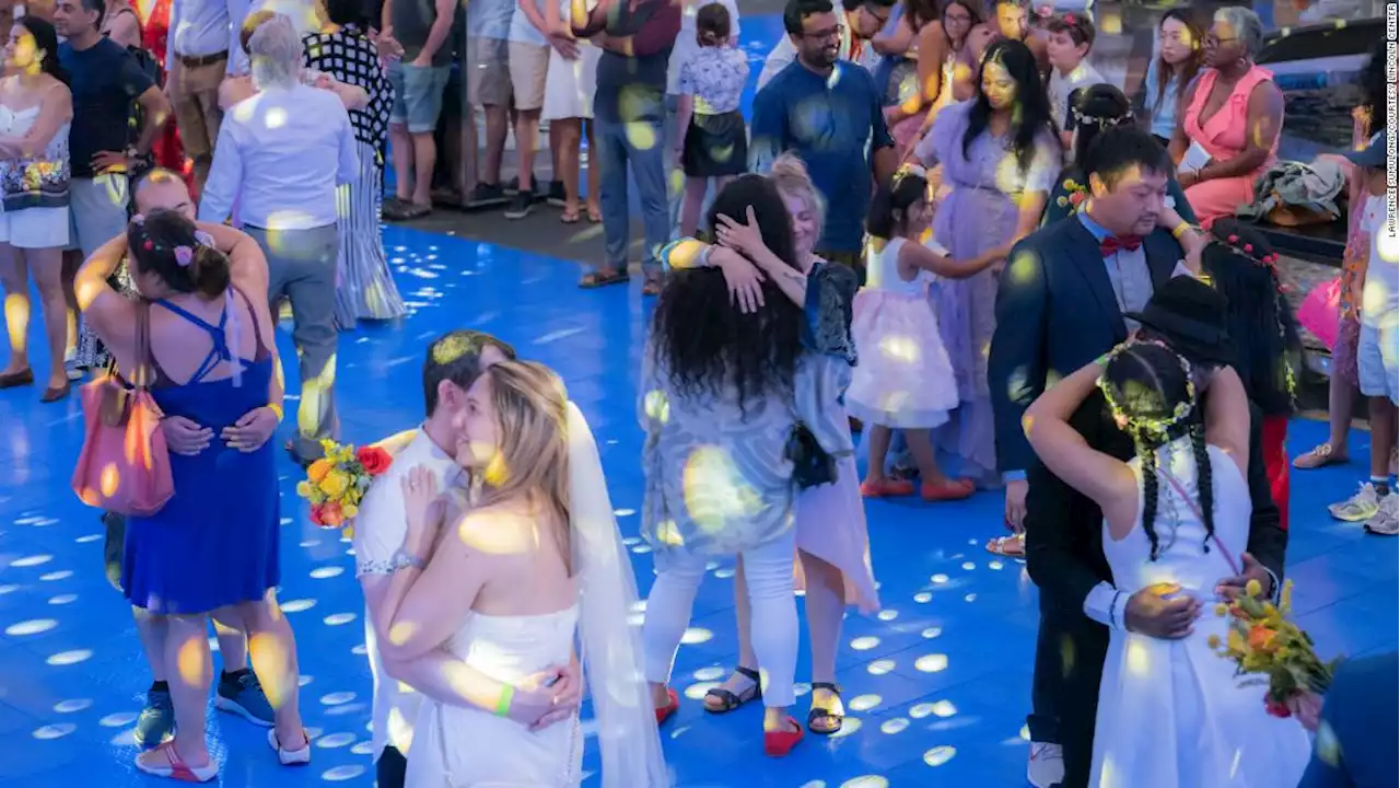 More than 500 couples got mock-married at Lincoln Center's 'Celebrate Love' event