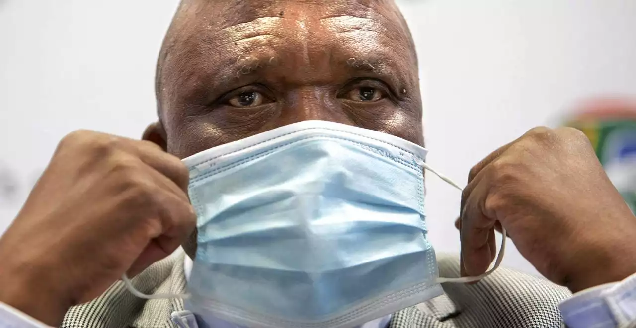 CORONAVIRUS: Phaahla says mask mandate must remain a public health measure following Centaurus subvariant alert