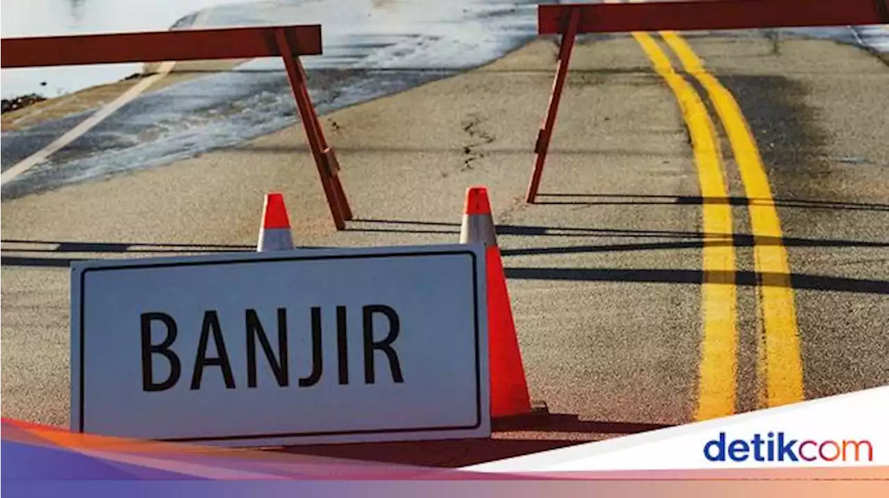 1 Mobil Sempat Terjebak Banjir di Taman Cibodas Tangerang