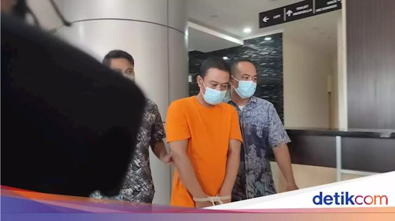 Bejat Ulah Sekuriti Apartemen di Jakbar Paksa Cium Karyawati