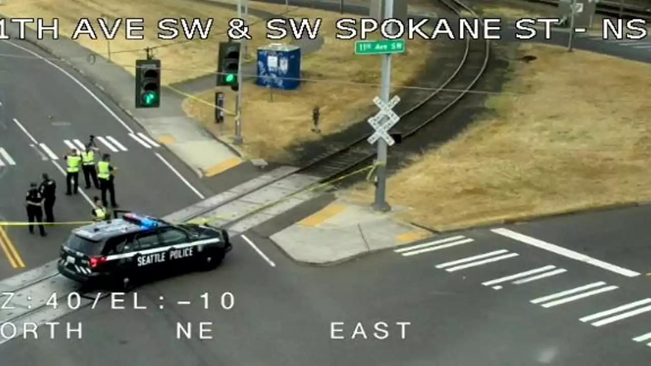 Police looking for driver who hit, killed bicyclist in West Seattle