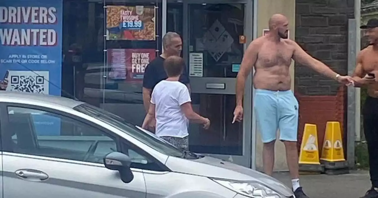 Tyson Fury stuns takeaway customers by strolling out topless