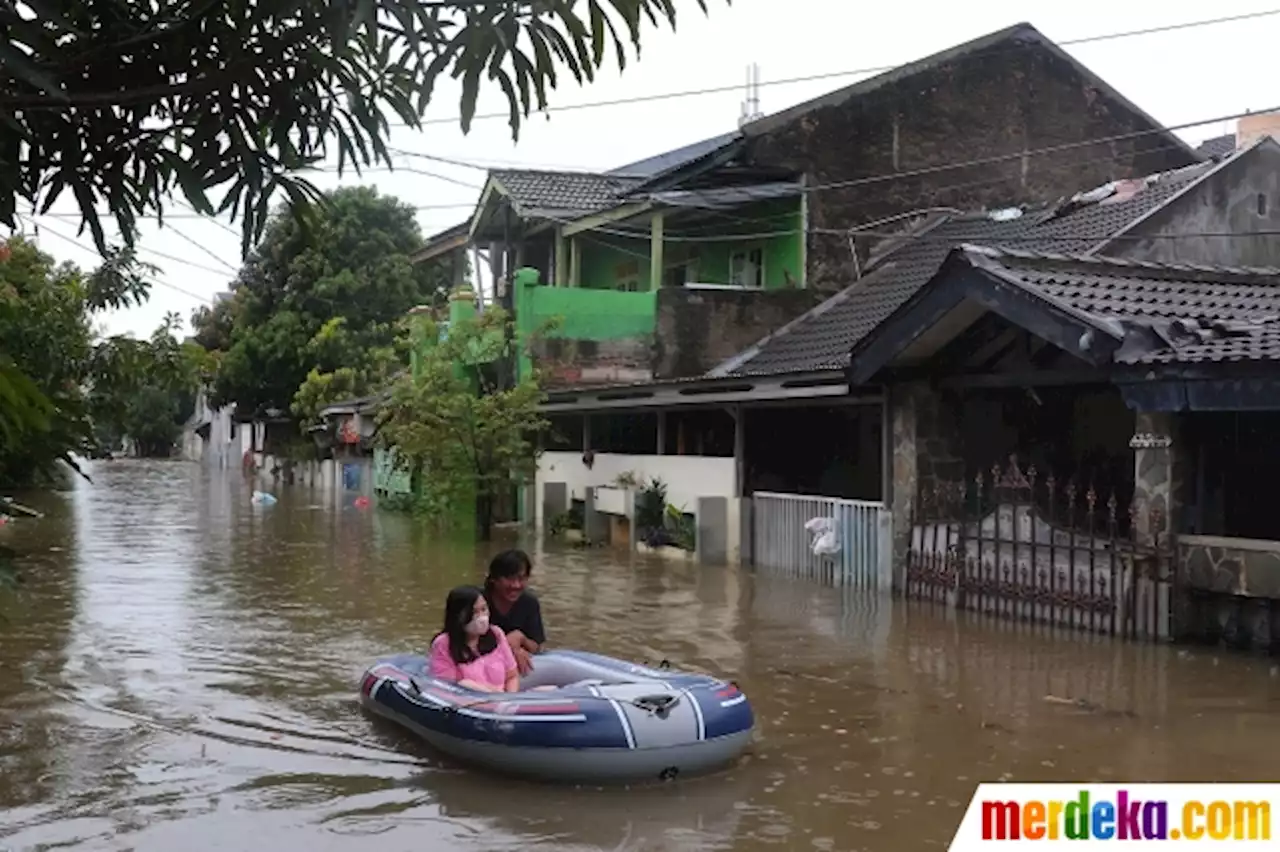 Foto : Banjir Rendam Perumahan Ciledug Indah | merdeka.com