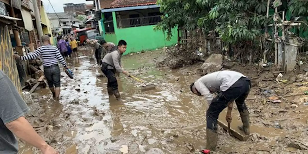 Polisi Sediakan Tempat Pengungsian bagi Korban Banjir di Garut | merdeka.com