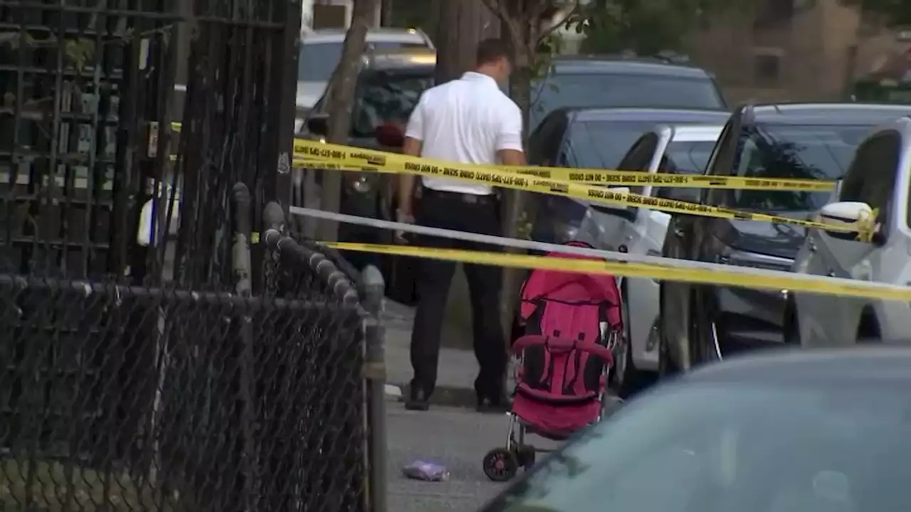 Mother Shot Multiple Times While Walking With Her 2 Young Kids in Far Rockaway: Police