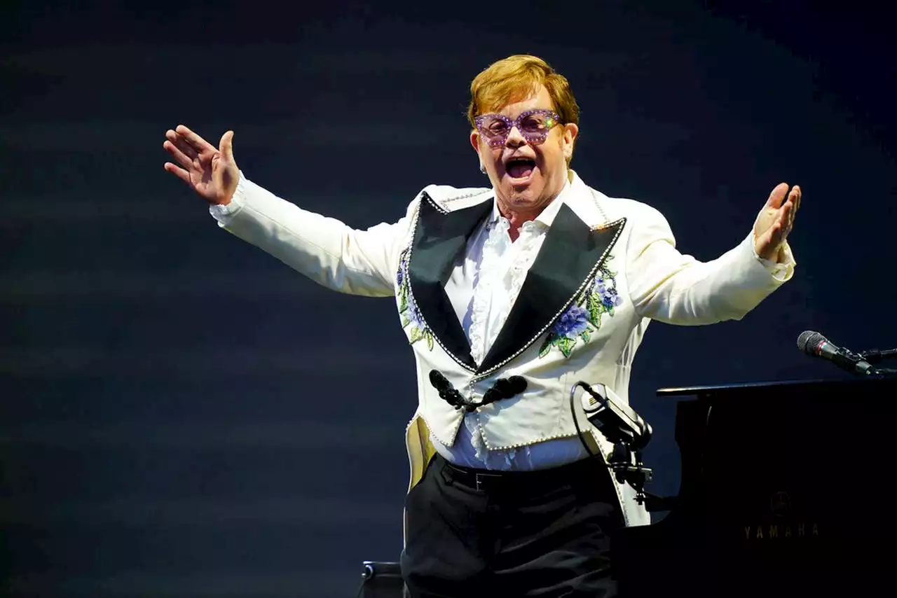 Elton John kicks off final leg of his North American farewell tour in Philadelphia