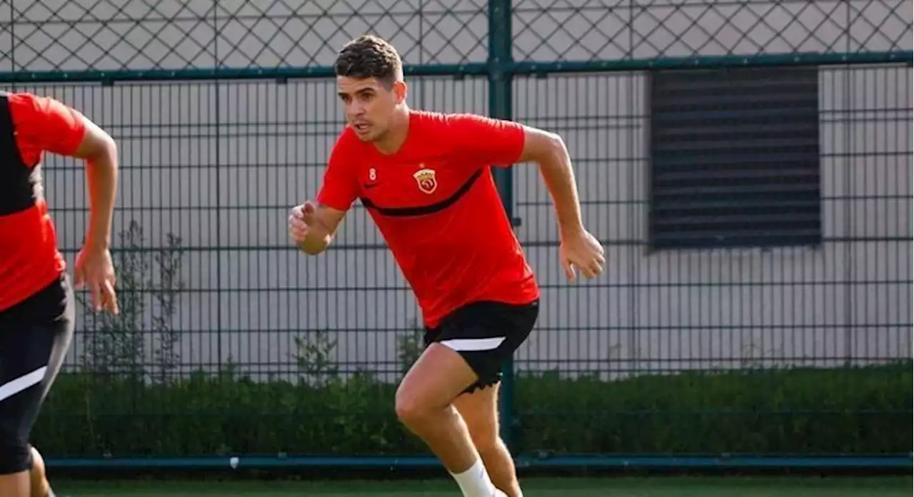 Flamengo abre negociações com Oscar, ex-Chelsea e Internacional