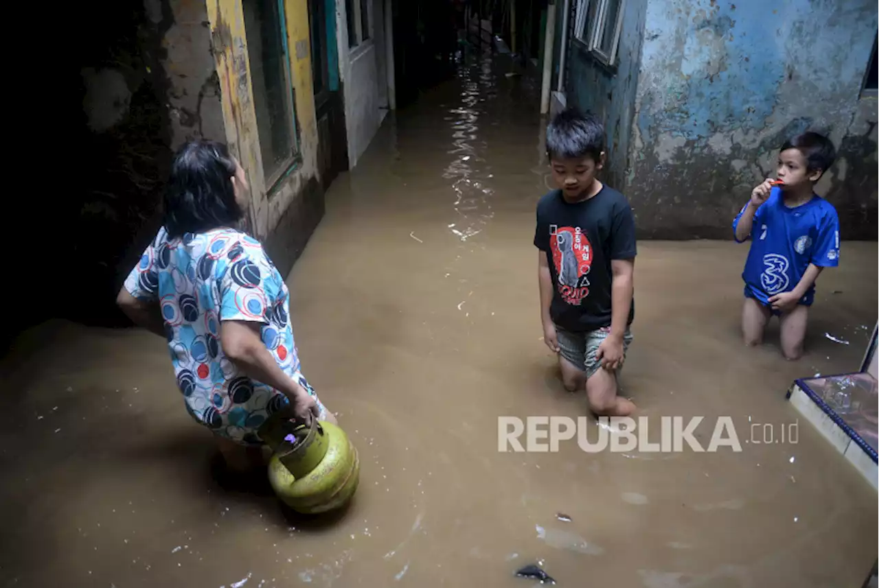 BNPB: Banjir di DKI Jakarta Mulai Surut |Republika Online