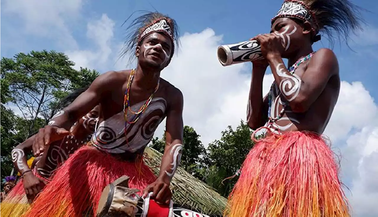 Suasana Temu Seni Indonesia Bertutur di Danau Sentani