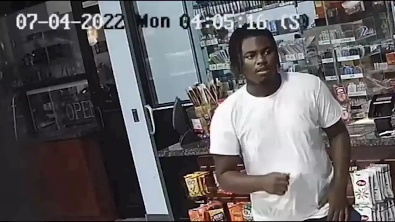 Man buys face mask before robbing SE Houston convenience store at gunpoint, police say