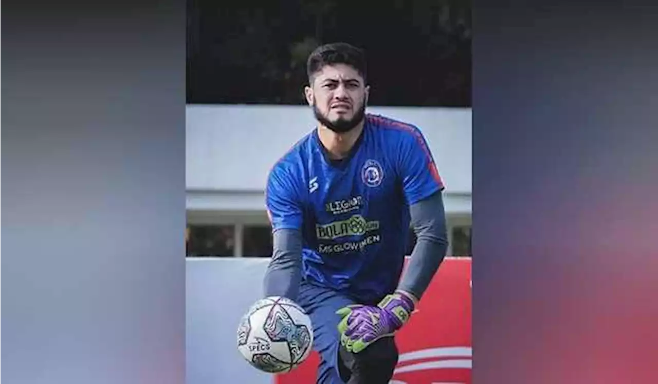 Kiper Arema Adilson Maringa Pemain Terbaik Piala Presiden