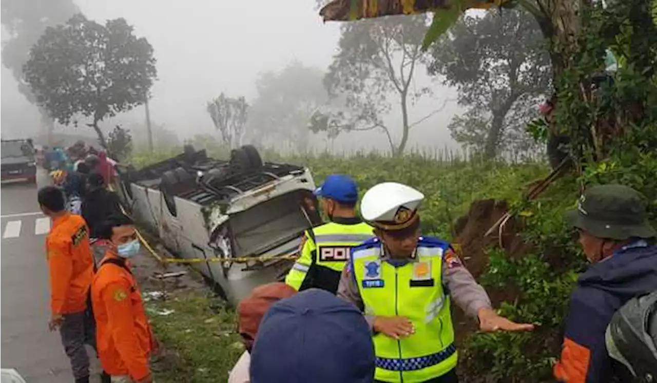 Tak Kuat Nanjak, Bus Pariwisata Kecelakaan di Jalur Magelang &ndash; Boyolali