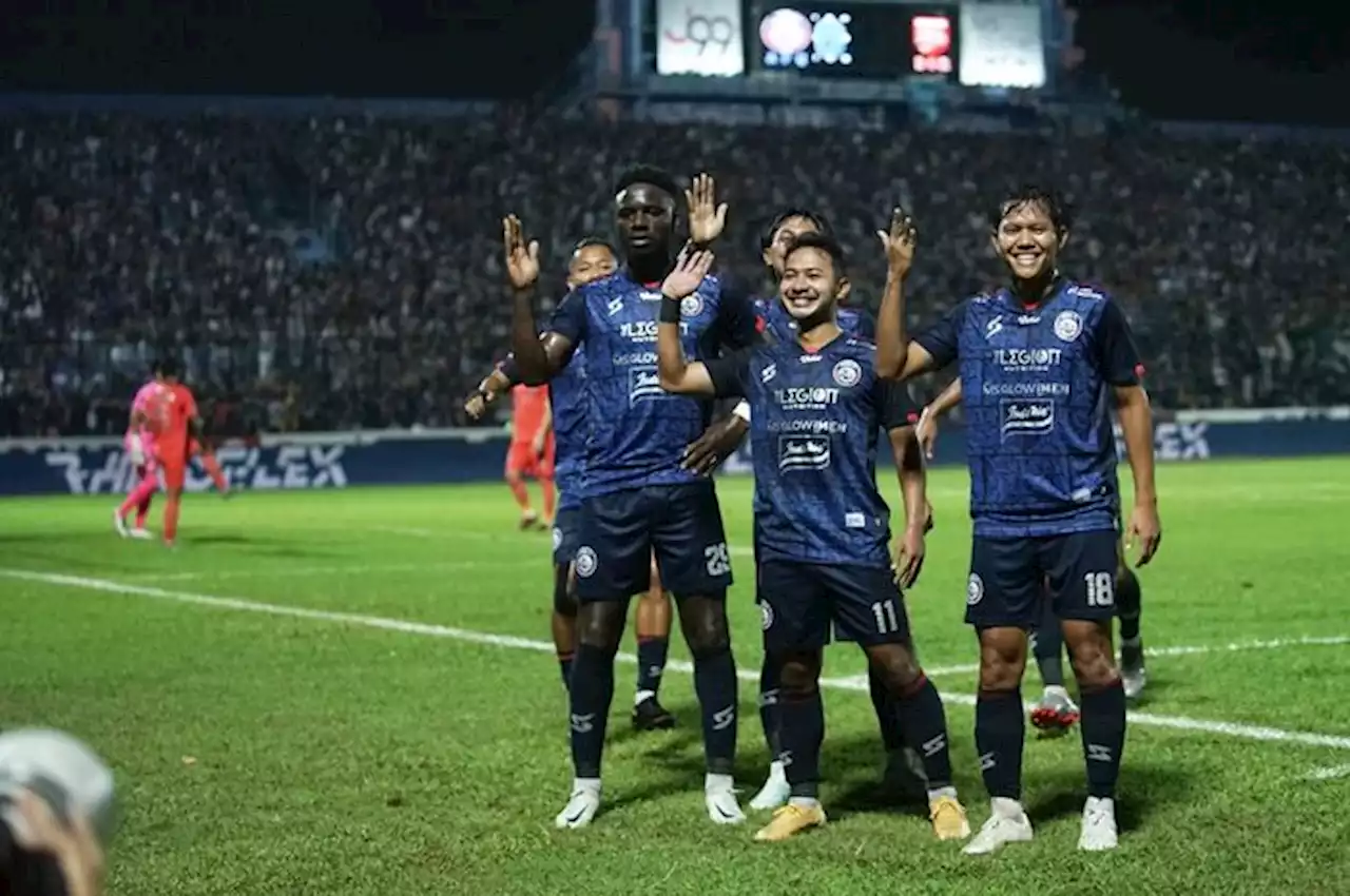 Arema FC Juara Piala Presiden 2022 Usai Unggul Agregat Lawan Borneo FC - Bolasport.com