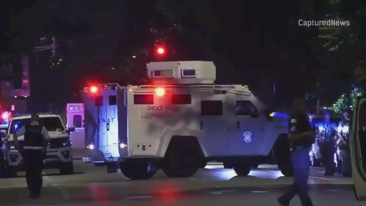 SWAT on scene in Humboldt Park after suspect fires shots in direction of Chicago police officers