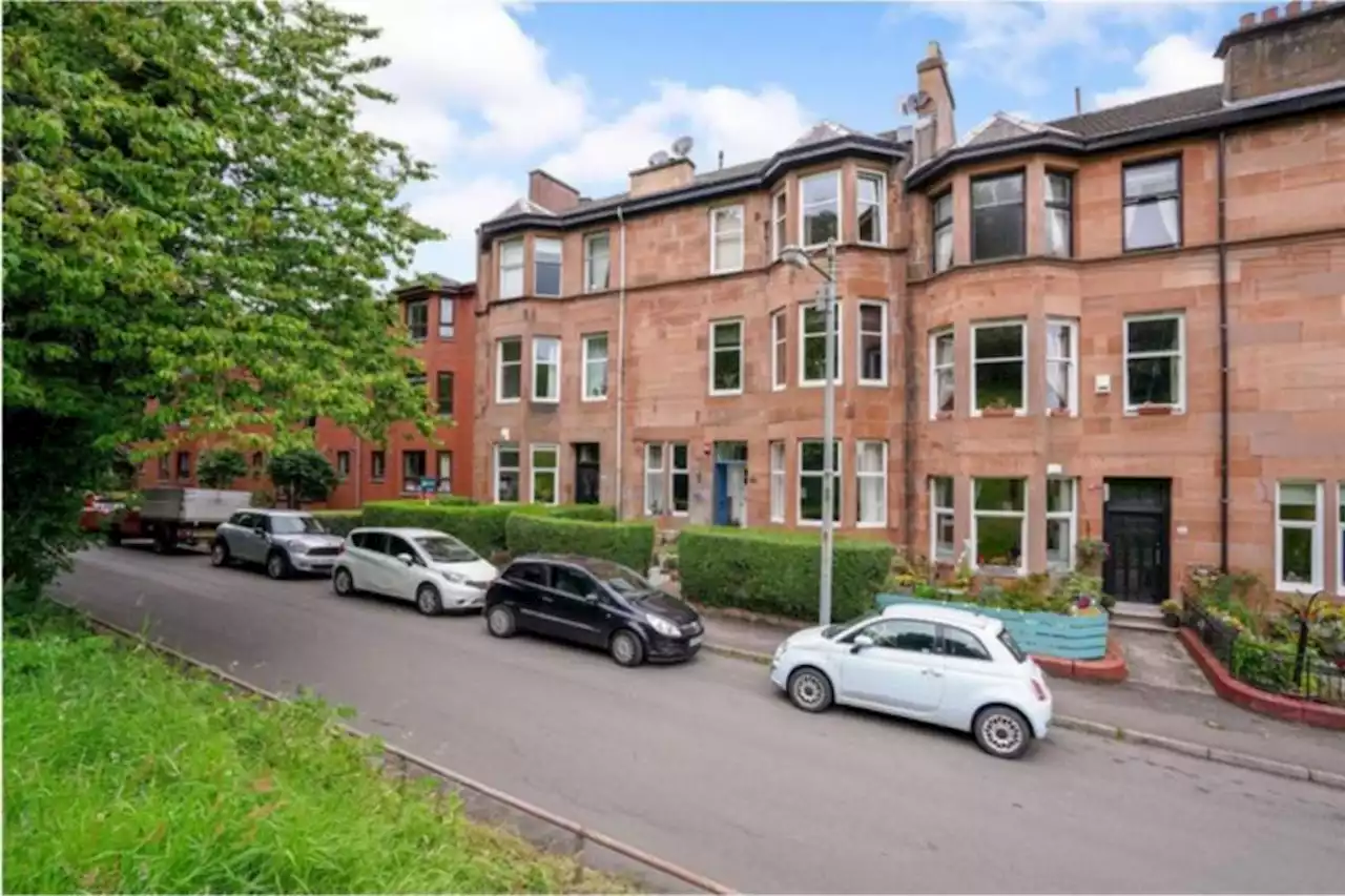 Bright first-floor flat for sale in city's Southside