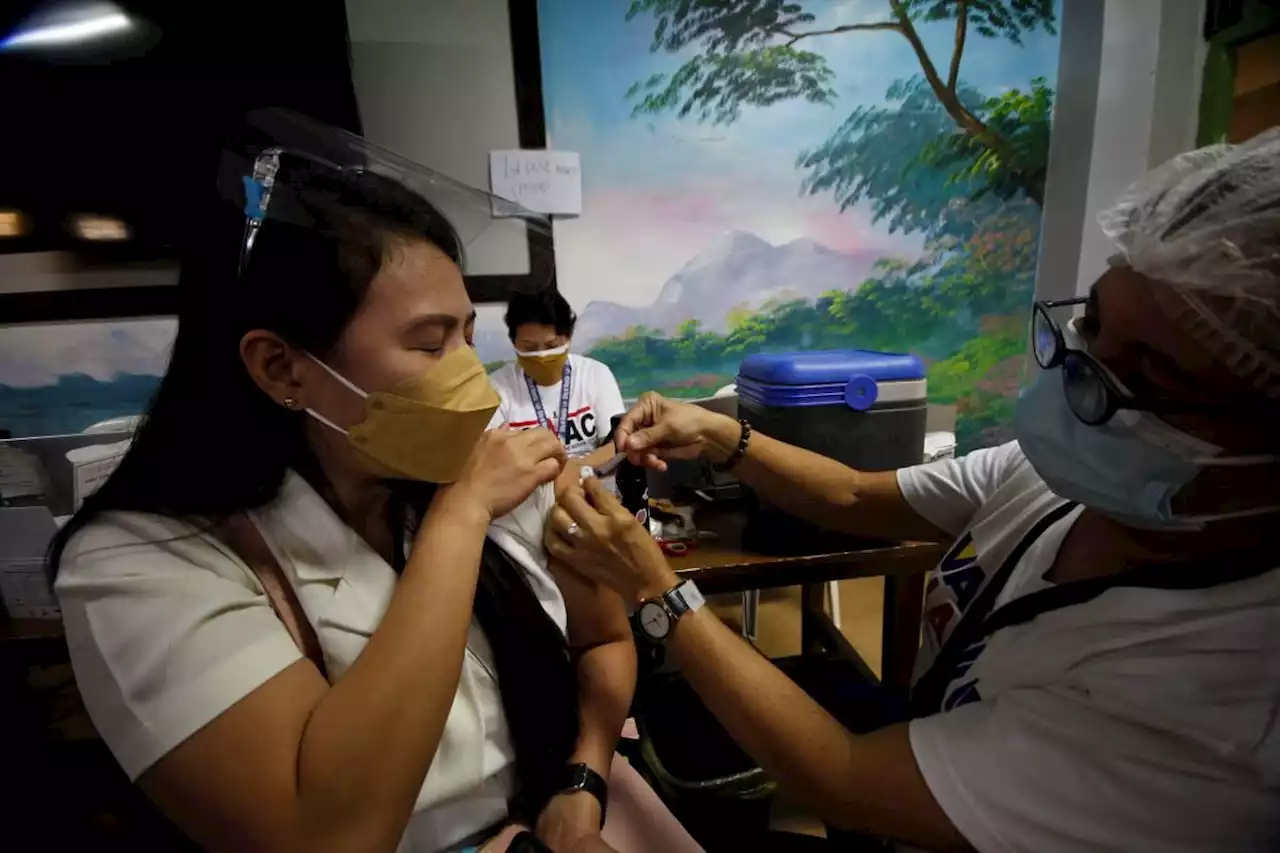 DOH, HTAC urged to allow aged 50 and up to get 2nd booster of COVID-19 jab
