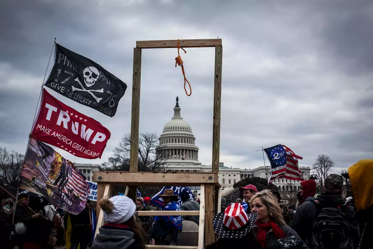 Prosecutors Seek 15-Year Sentence For Armed Capitol Rioter