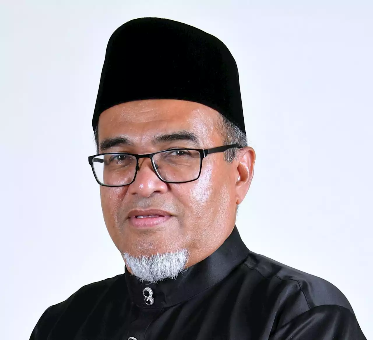 Almost 3,000 Mara offer letters for further studies issued thus far, says Hasbi