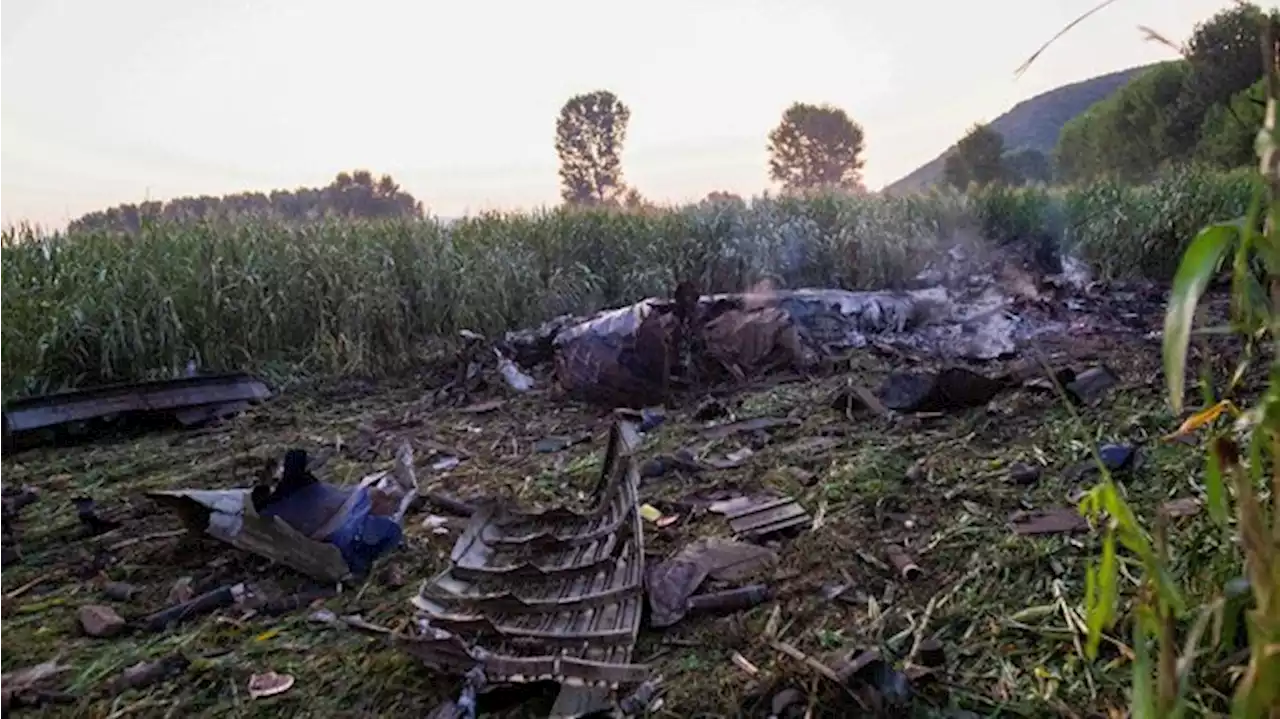 Acht Tote bei Absturz von Flugzeug mit gefährlicher Fracht