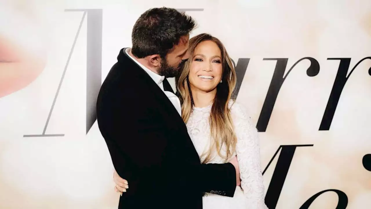 Jennifer Lopez announces she and Ben Affleck married in Las Vegas