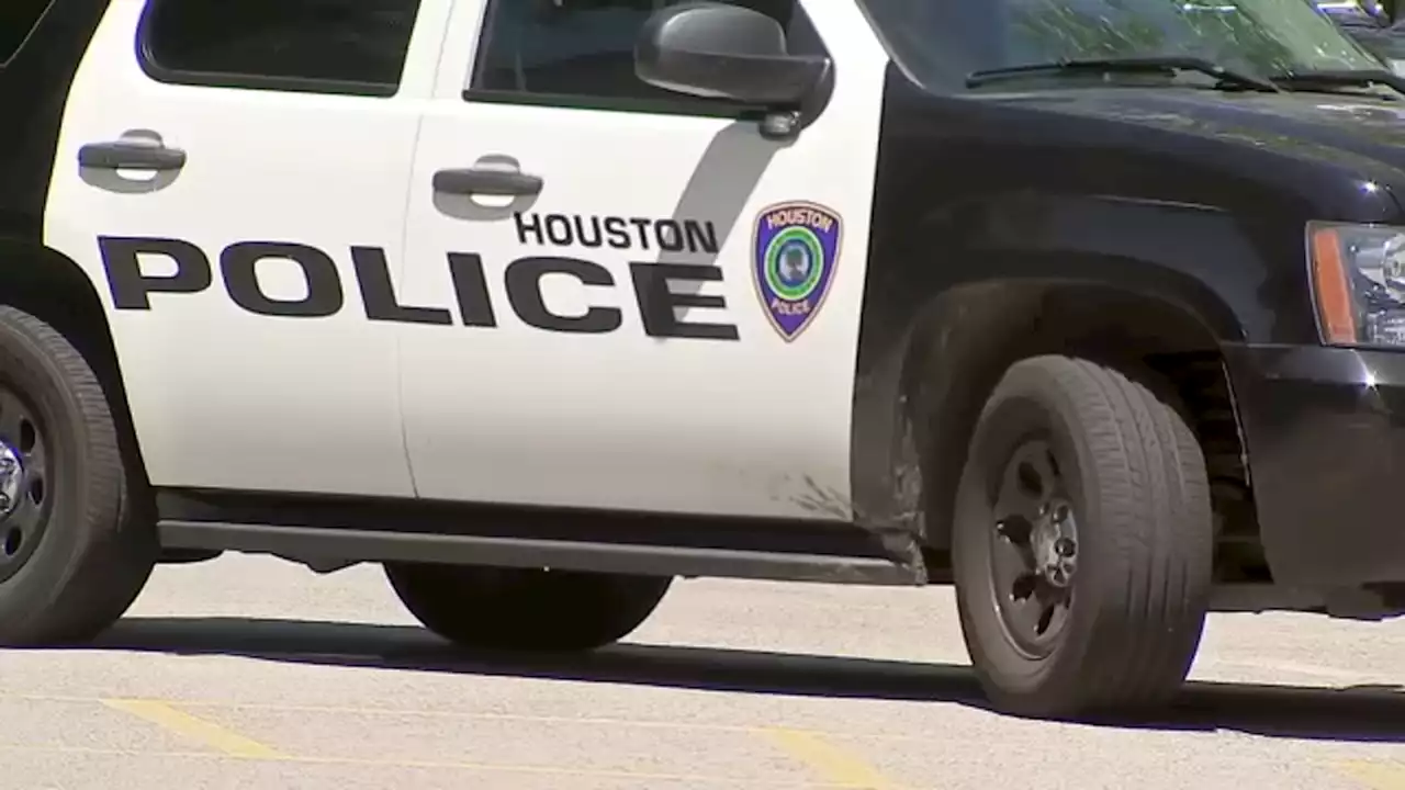 No officers injured when chase suspect hit Houston police vehicles, HPD says